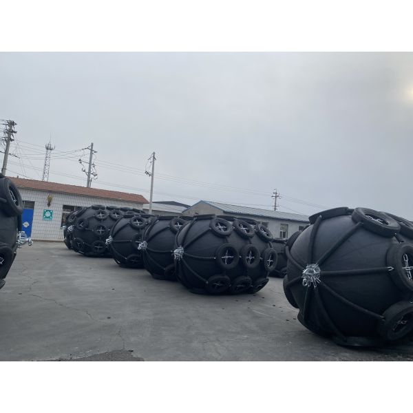 Thickness Over 8mm Favorable Air Tightness Easily Operated Boat Dock Fenders