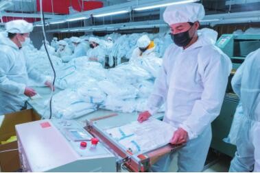 Elastic Waist Hooded Medical Disposable Protective Coveralls