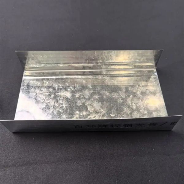 U Shaped Lightweight Track And Stud Framing System 3Meters For Customizable Length