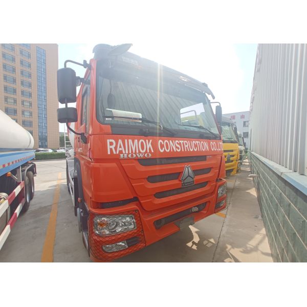 102km/H SINOTRUK HOWO Concrete Mixer Truck 371HP 10CBM LHD 6x4
