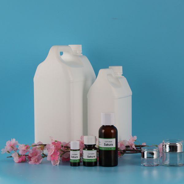 0.1% - 0.5% Skin Care Fragrances Sakura Essential Oil With Sweet Floral Aroma