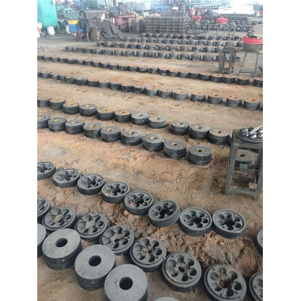 Solid Cast Iron Grinding Balls 12mm - 120mm Diameter High Surface Hardness