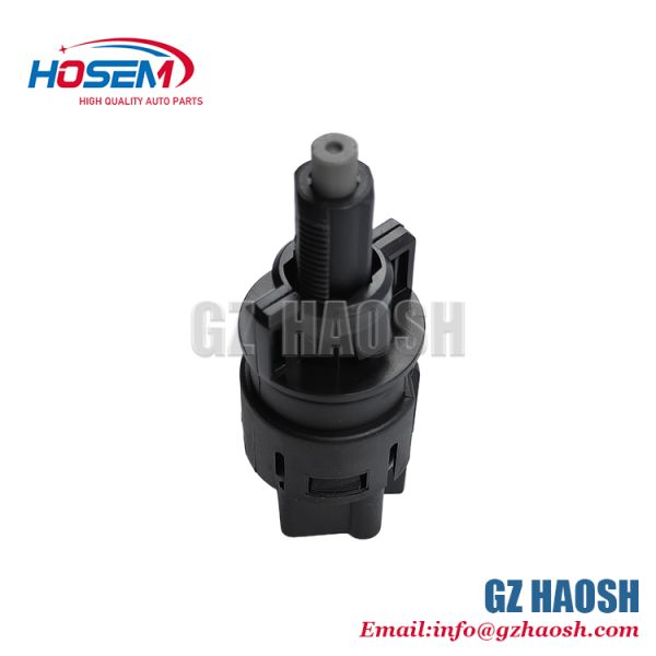 Auto Parts Brake Light Switch CA100020420 AT For Isuzu D-MAX (2012 - 2019) & MU-X With 4JJ1/4JK1