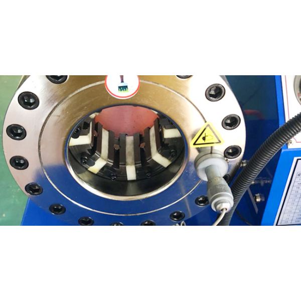 Использованная гидравлическая шланговая резьба для продажи Finn Power Swage Шланговый резьба