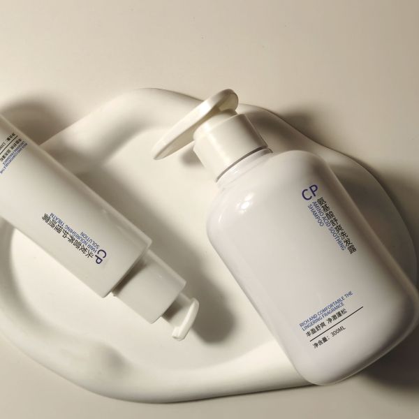 Custom Blue PET Skincare Packaging Bottle Set Press Pump Bottle Cream Jars Plastic Cosmetic Bottle Set