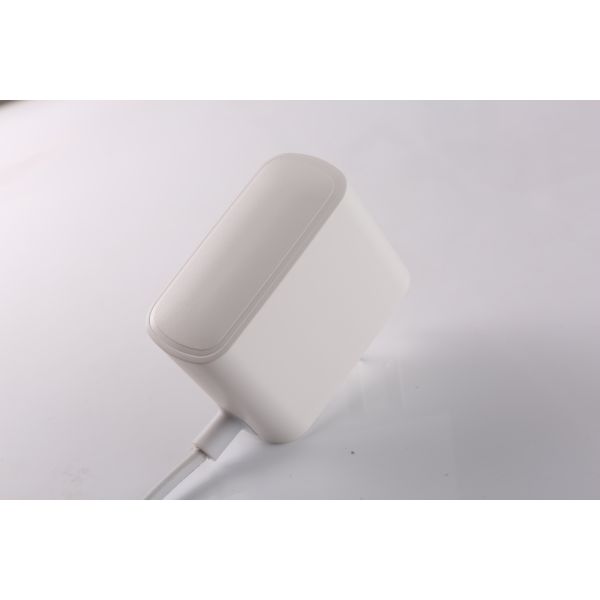 перезаряжаемые всеобщий быстрый заряжатель батареи 15W 12.6V 14.6V 28.8V 9V