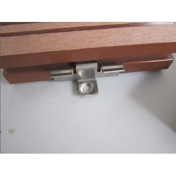 Clips de techo de acero inoxidable WPC de alta calidad OEM personalizado de fácil instalación para conectores de madera