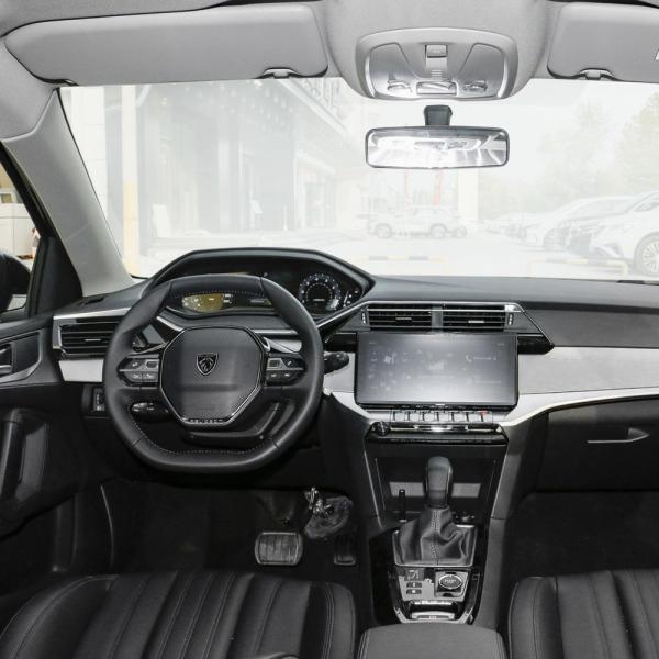 French Peugeot China Dongfeng Peugeot 408 Max 225km/H Petrol Car 5 Seater
