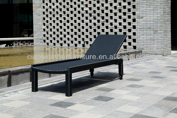 Chaise de luge de piscine Meubles extérieurs de luxe pour une détente ultime au bord de la piscine