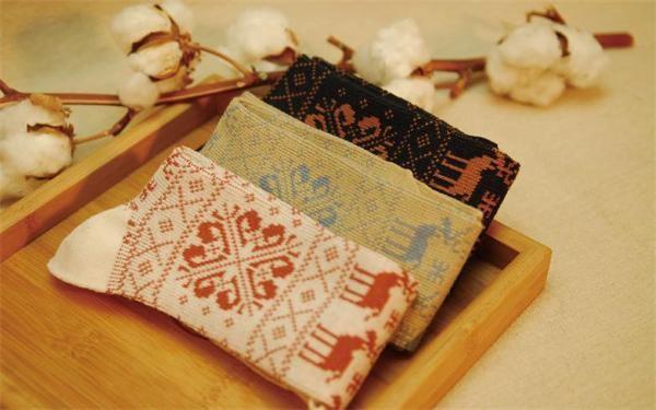 Vintage style classic christmas deer patterned design pure cotton winter thick dress socks