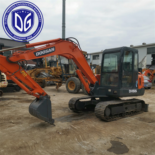 Удобная эксплуатация DH55 Использованный экскаватор Doosan 5.5t Профессиональное обслуживание