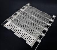 Stainless Steel Perforated Plate Conveyor Belt Transporting Food