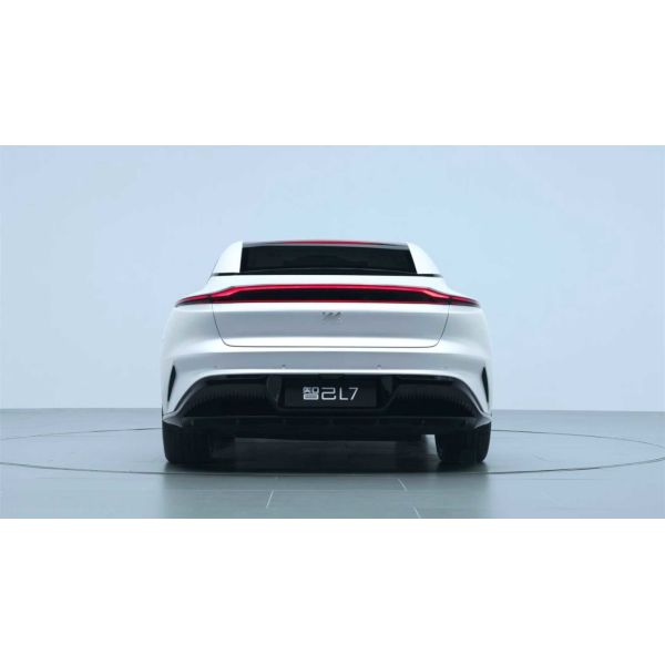 ZHIJI L7 High Performance Electric Cars 615km New Energy Electric Vehicles
