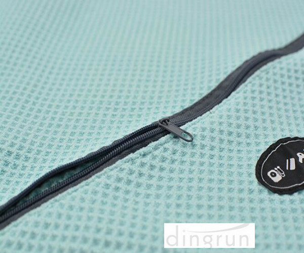 Solid Color Waffle Sports Gym Towels With Zippered Pocket , Water Absorbent Towels 30*110cm