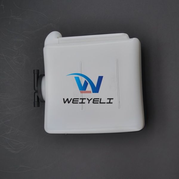 Caldera auxiliar para maquinaria de construcción de excavadoras para SY20 SY26 Caldera de retorno de tanque de agua de radiador de plástico Tanque de agua pequeño de repuesto Piezas de repuesto