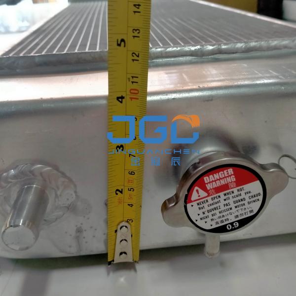 Refrigerador de água EX120-3 EX120-2 Excavadora Radiador Tanque de água 4285626 4274494 4682423 4655044 4477939