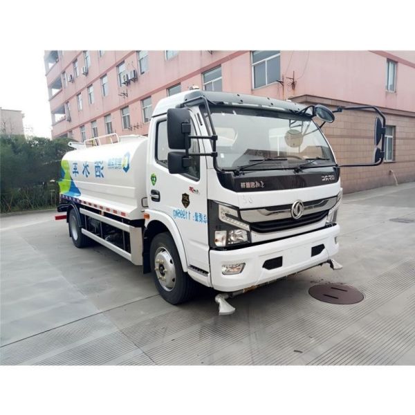 8.2m³ High-Capacity Water Sprinkler Truck for Efficient Road Watering and Dust Suppression