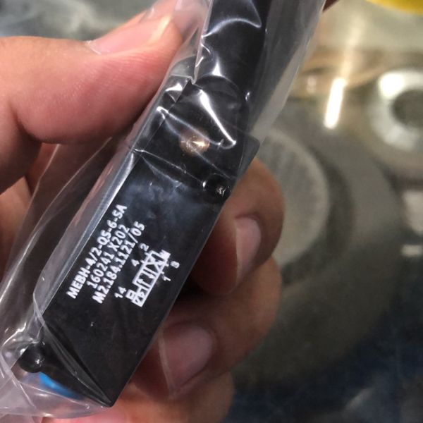 M2.184.1121 Heidelberg Pneumatic Festo 4/2 Way Solenoid Valve 6mm Offset Printing Parts