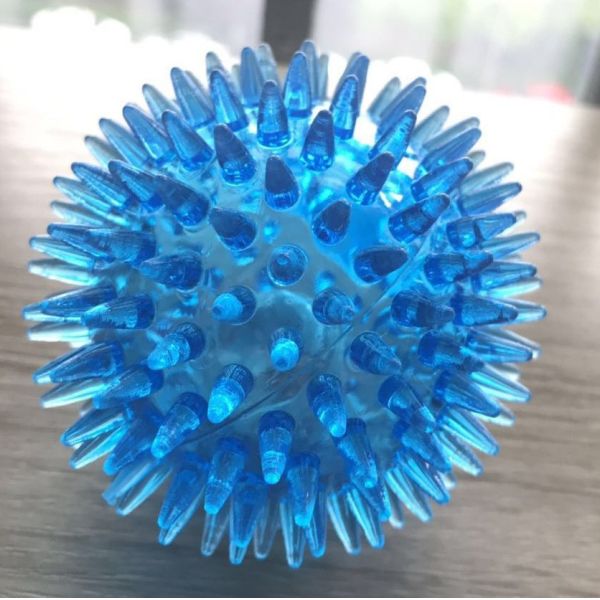 Шарики Амазонки самые лучшие для собаки шарика игрушки щенят TPR ядровой сдерживают устойчивое эластичное средство шарика укола и большие игрушки собаки