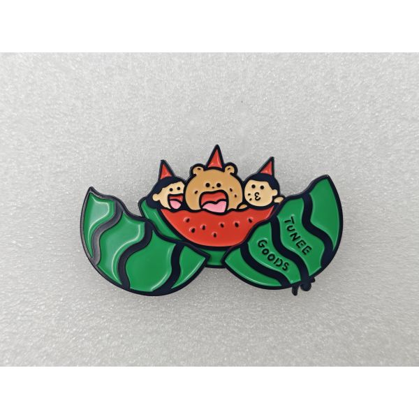 2025 Double-Layer UV Printing Summer Badge with Movable Parts – Fun and Interactive Commemorative Accessory