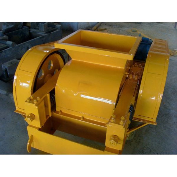 Supply Manual and Engineer Guide Stone Secondary Crushing Equipment Sand Making Roll Mill Crusher for Ore