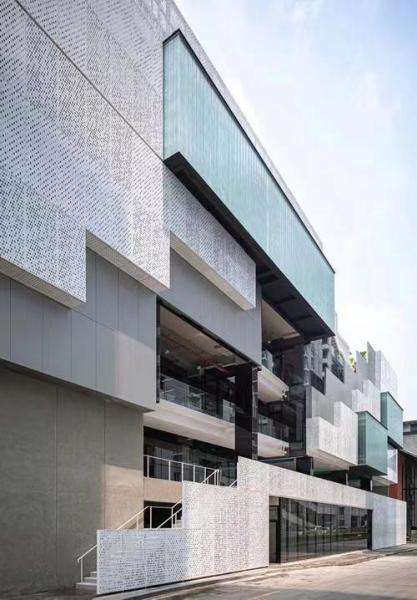 Couleur du mur de rideau en aluminium pour plafonds métalliques personnalisables