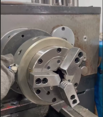 12 Inch 320mm Front Mounted Pneumatic Rotary Chuck with 80.5KN Clamping Force and 1200R/Min Speed for CNC Lathe