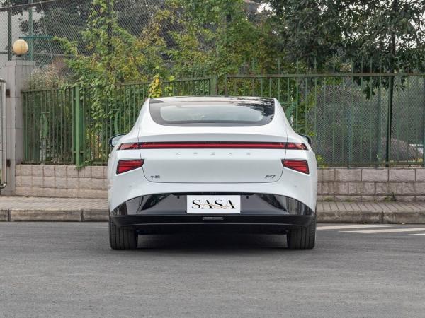 Long Range 706km High Speed Electric Car Two Drive Second Hand Cars