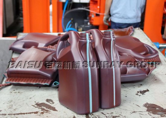 High Performance PVC Jerry Can Blow Molding Machine 30.5KW Power SRB70D-1