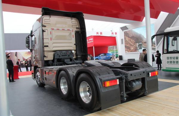 Dongfeng 6X4 480HP Tractor Head Truck With Cummins Engine  Emission Euro 4 , EuroV