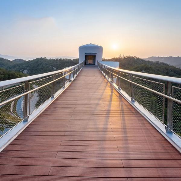 Hot Pressing Waterproof Bamboo Composite Decking 18mm Durable
