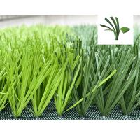 Grama sintética artificial do rolo verde do tapete para o campo de futebol