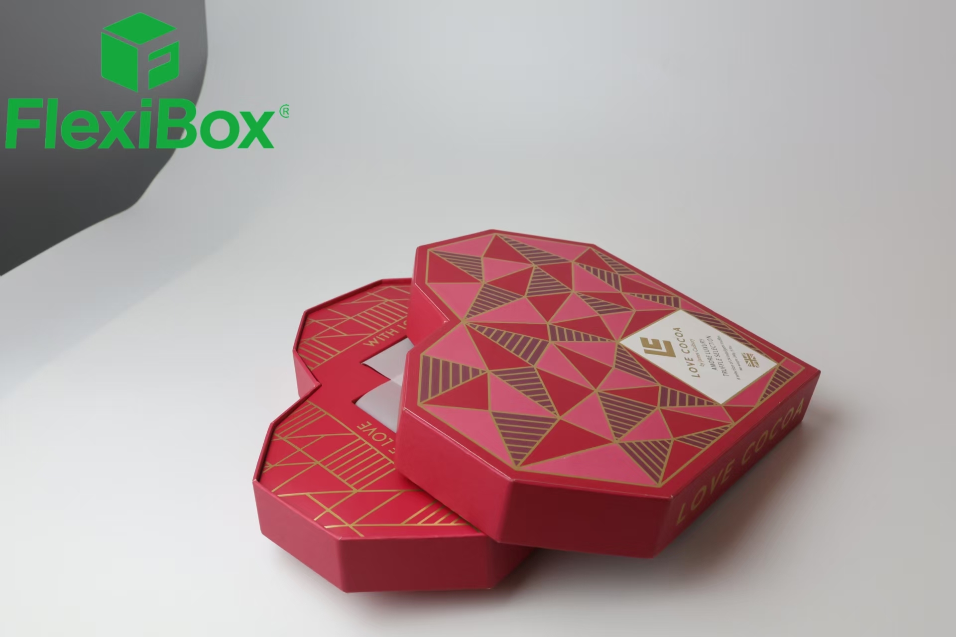 Irregularly Shaped Heart Rigid Box Structure with Rich Surface Finishes Chocolate Packaging Box for Valentine's Day Gifts
