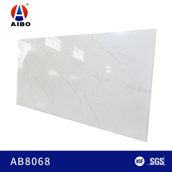 Ослепляя столешница кварца острова кухни 25MM белая Veined Calacatta