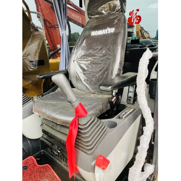 Second Hand Komatsu PC220-8 Crawer Excavator Japan Made 22 Ton Digger PC220-7 PC200-8