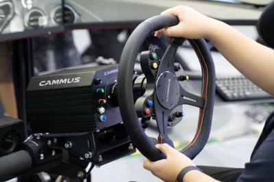 Cabina do piloto do jogo da raça da movimentação direta de Cammus com o pedal ajustável do ângulo