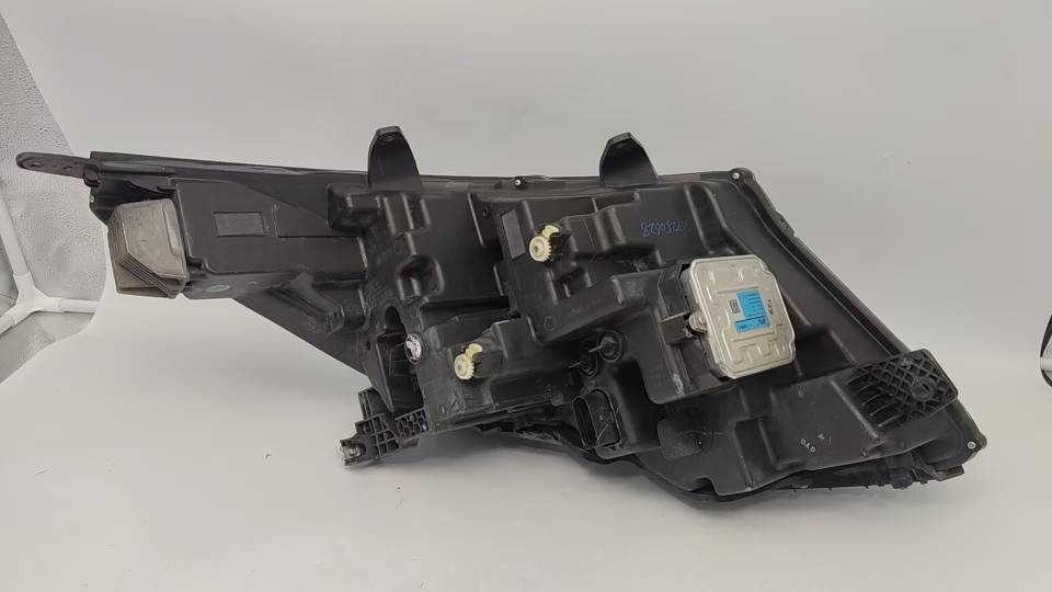 OEM 7210001AMV0400 Left Headlight Assembly for TRUMPCHI M8 2018+
