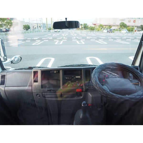Isuzu Elf Truck 2 Ton Wide Long Low Floor MT Load Size 430/207/38 ETC Aluminum Block Hill Start Assist Leveler Rearview Camera1Spare Tire 2Ton Base 2Ton Car Mission Manual MT Mounting Flat Car 6 Speed