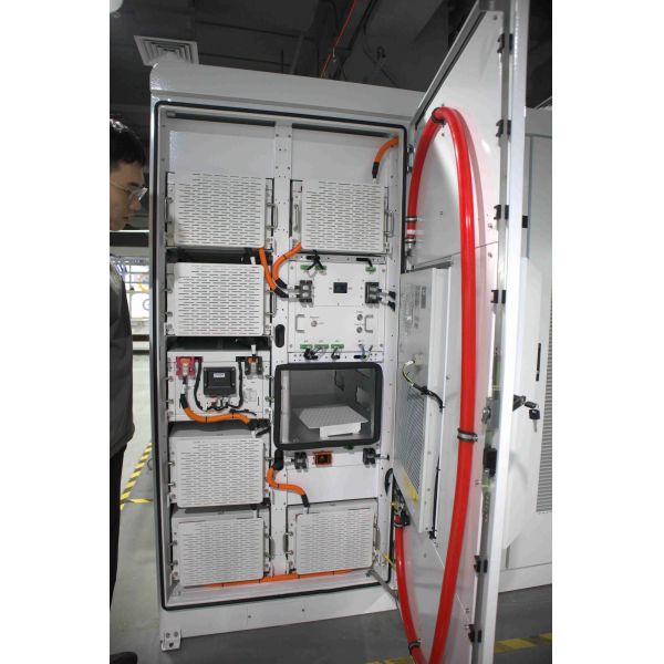 IP55 LiFePO4 Промышленная батарейная система хранения энергии 50 кВт Внутренняя / наружная установка