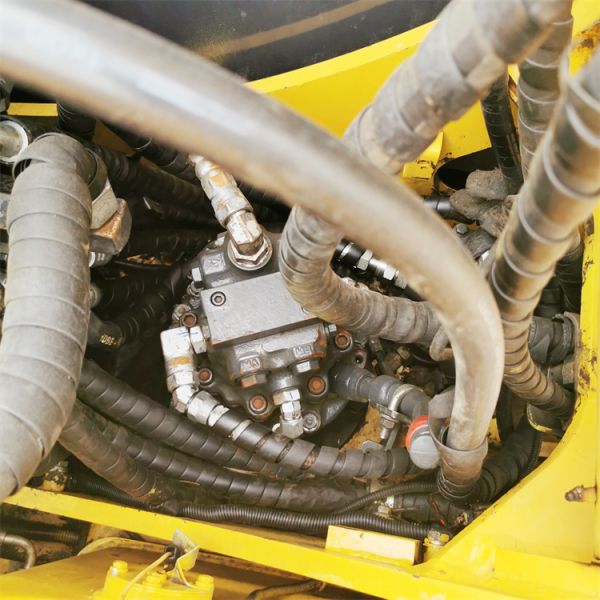 Хорошее здоровье Япония Оригинальная цепь с ползучей цепью Komatsu PC70 экскаватор с низким рабочим временем