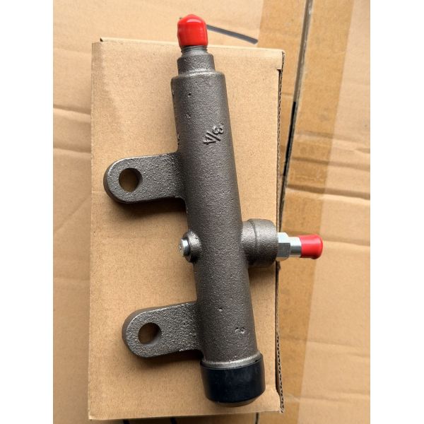31420-1570  Clutch master cylinder FOR HINO 500 FC
