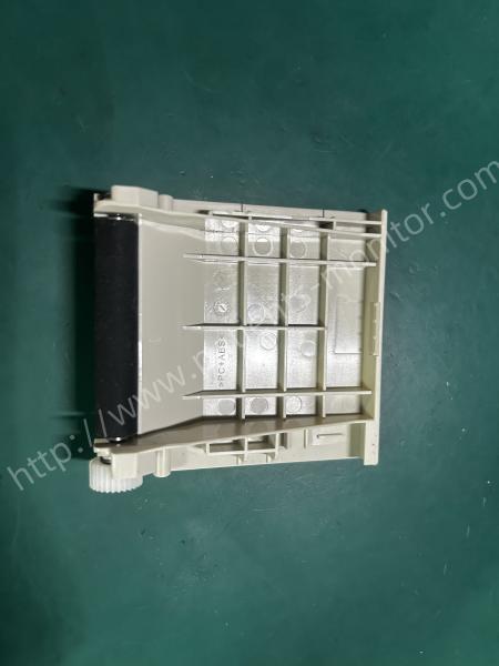 Nihon Kohden ECG-6951E Portada de la impresora con montaje de plástico en rodillos