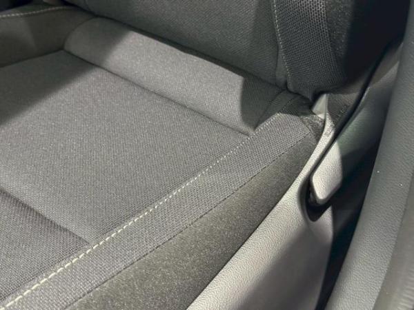 Toyota Prius U Panoramic Display Blind Spot Display Genuine 8-Inch Display Audio Toyota Safety Perception Expansion Package Full-Range TV ETC 2.0 Rear Camera Parking Support Brake