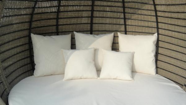Tear Drop Shape Outdoor Rattan Daybed For Swimming Pool / Poolside