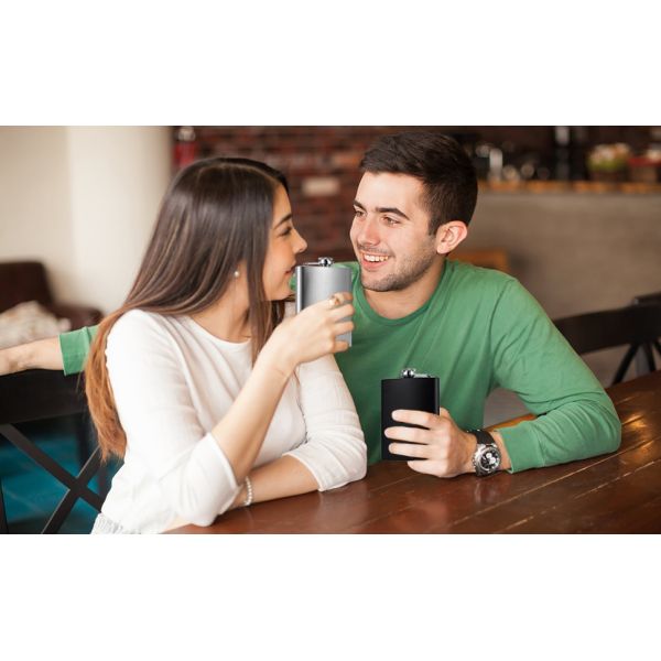 Leather Covered Stainless Steel Wine Flask for Men 8oz Outdoor Hip Flask Product size 93*122mm