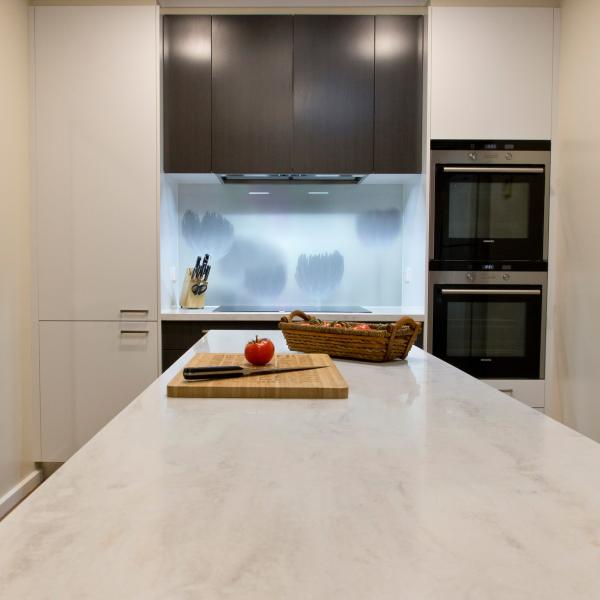 White And Wood Grain PVC Kitchen Cabinet Island Furniture L Shape Modular Customized