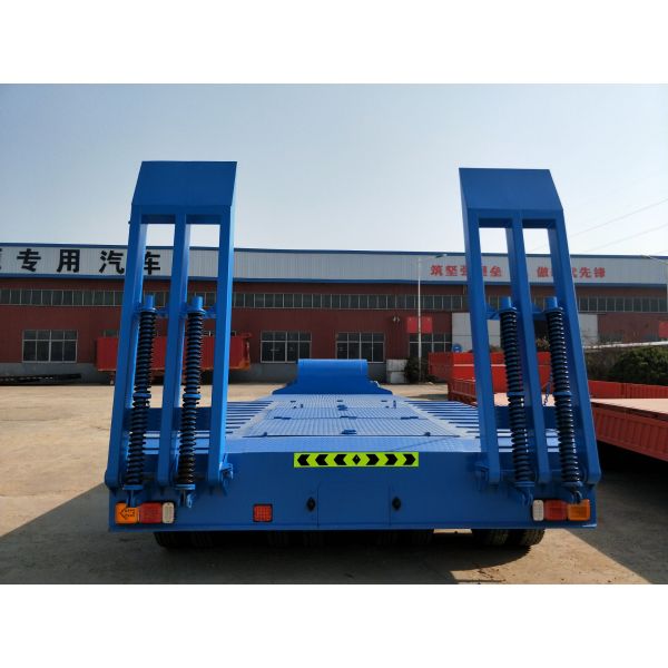 Semi-Trailer 150ton Heavy Duty 4 Line 8 Axle Low Bed Trailer with 32 Tyres and Gooseneck