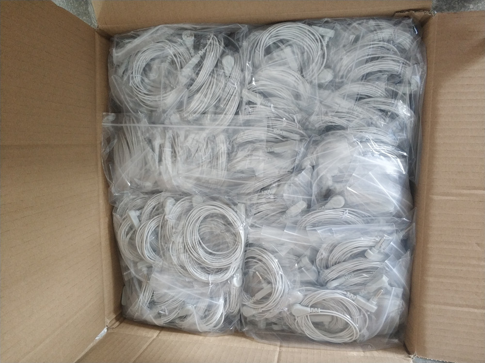 Conductive PVC Grounding Adapter with Multi-Socket Compatibility for Earthing Bed Sheets