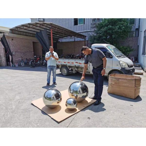 36 Inch Large Sphere Garden Ornament , Garden Sphere Sculpture Mirror Finish