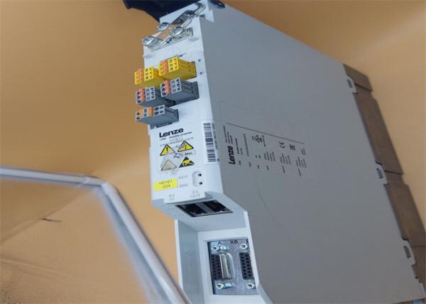 Lenze E70ACMSE0054SA2ETE SERVO-INVERTER I700 UP TO 2000 HZ POSSIBLE INSTALLATION MOUNTING
